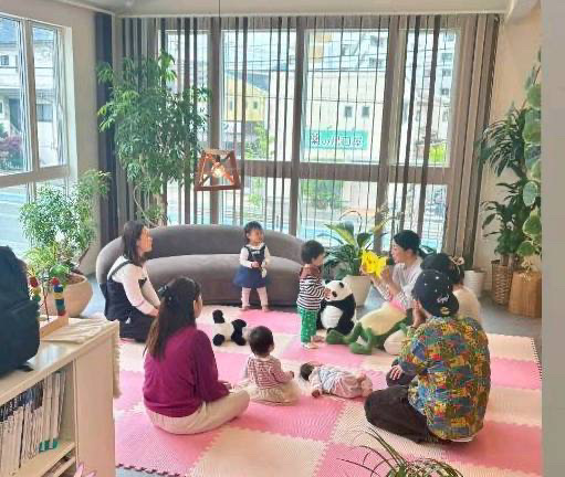 親子が安心して過ごせるおやこroomの様子