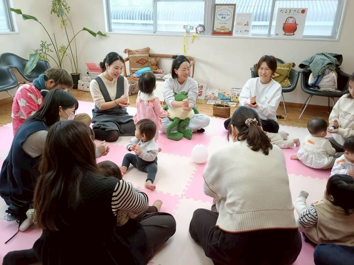 親子が安心して過ごせるおやこroomの様子